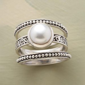 Boundaries Pearl Ring Trio